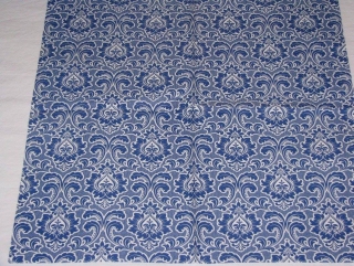 Bílomodré ornamenty