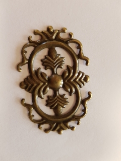 Větší oválný ornament 