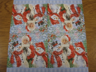 Santa a dva sněhuláci