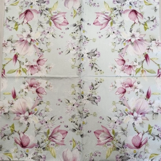 Magnolie na zeleném